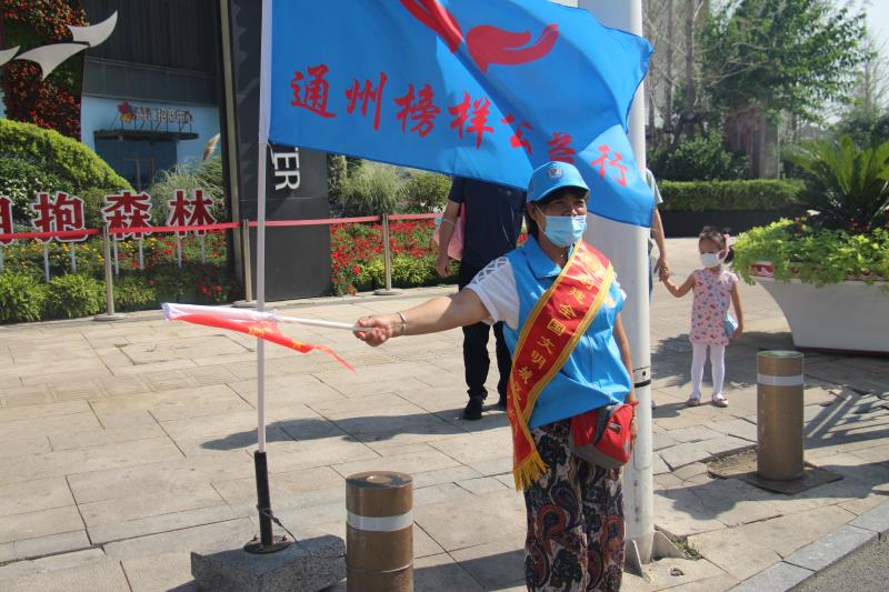 <strong>骚逼大鸡巴操操操操</strong>